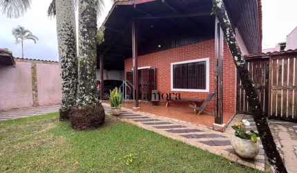 Casa com amplo terreno perto da Praia do Cibratel