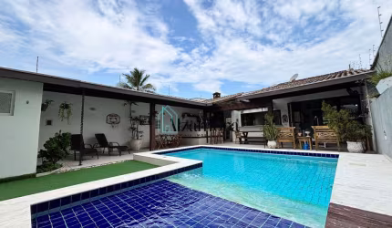 Cabana da praia, sobrado com 5 dormitórios e piscina.