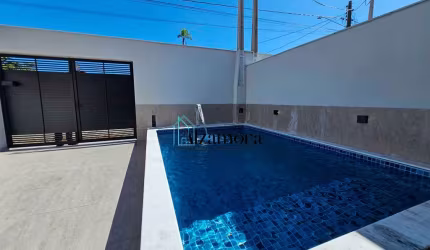 Casa nova com 03 dormitórios e piscina á poucos metros do mar Jd Bopiranga Itanhaém -SP