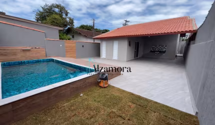 Casa com Piscina e 2 dormitórios  no  Belas Artes em Itanhaém/SP