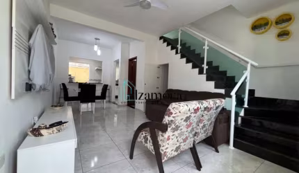 Casa em condomínio com piscina com vista para o mar