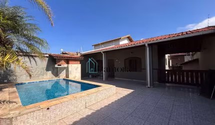 Casa à venda no bairro Tupy - 100 METROS DA PRAIA - Itanhaém/SP