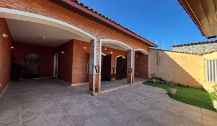 Casa para locação definitiva com 5 dormitórios, 300 metros da praia em Itanhaém/SP