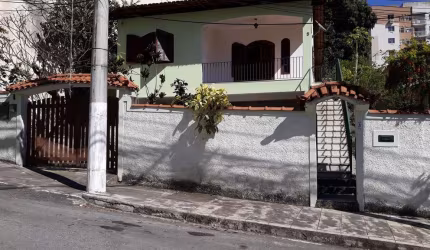 Casa para Venda em São Gonçalo, Centro, 2 dormitórios, 2 banheiros, 2 vagas