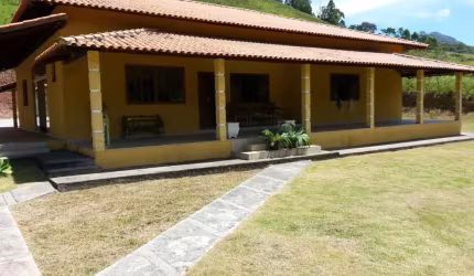 Casa Plana para Venda em Santa Maria Madalena, Largo do Machado, 3 dormitórios, 2 suítes, 6 banheiros, 6 vagas