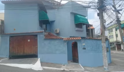 Imóvel Comercial para Venda em São Gonçalo, Centro, 3 dormitórios, 2 banheiros, 1 vaga