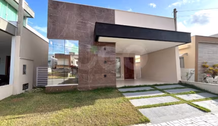 Casa novinha e disponível no Condomínio Ecoville 1