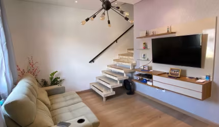 Casa de Condomínio com 2 Quartos c/suíte -Poá/SP