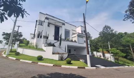 Linda Mansão a venda em um dos condomínios mais desejados de Mogi das Cruzes