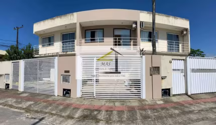 Excelente sobrado à venda de 03 dormitórios no Bela Vista, Palhoça