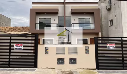 Excelente sobrado NOVO à venda, com 2 suítes e piscina