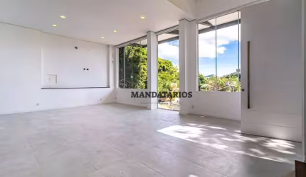 CASA À VENDA EM NITERÓI