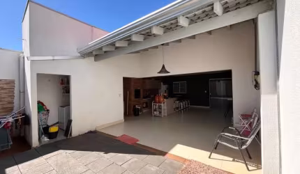 Casa em Condomínio para Venda em Cuiabá, Jardim Imperial, 3 dormitórios, 1 suíte, 2 banheiros, 2 vagas
