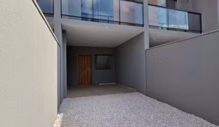 Sobrado à venda no bairro Guanabara - Joinville/SC