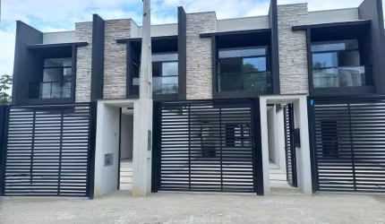 Sobrado à venda no bairro Bom Retiro - Joinville/SC