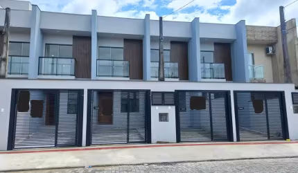 Sobrado à venda no bairro Floresta - Joinville/SC