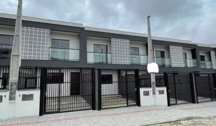 Sobrado à venda no bairro Aventureiro - Joinville/SC