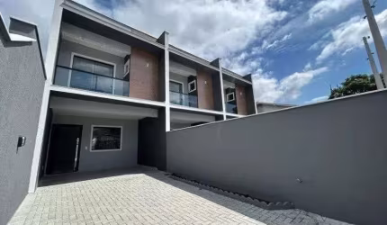 Sobrado à venda no bairro Guanabara - Joinville/SC