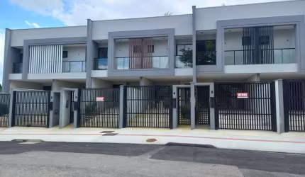 Sobrado à venda no bairro Bom Retiro - Joinville/SC