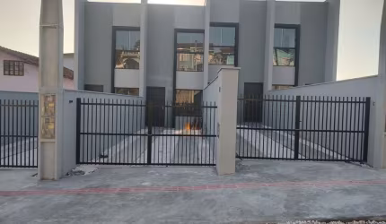 Sobrado à venda no bairro Guanabara - Joinville/SC