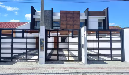 Sobrado à venda no bairro Nova Brasília - Joinville/SC