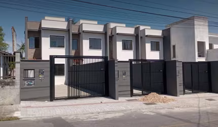 Sobrado à venda no bairro Bom Retiro - Joinville/SC