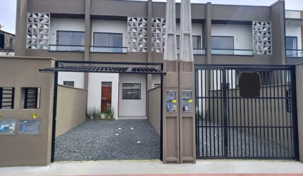 Sobrado à venda no bairro Iririú - Joinville/SC