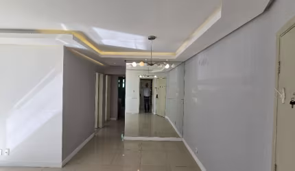 Apartamento de 2 quartos, 1 suíte, varanda, no Condomínio Città de Lauro de Freitas/BA.