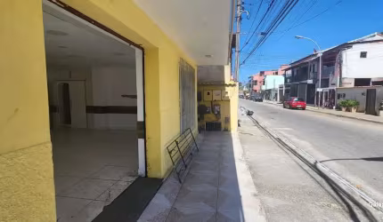Loja para locação de esquina com sala ampla e 1 banheiro, Gamboa, Cabo Frio, RJ