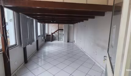 Sala  para Locação Comercial Duplex contendo sala em excelente tamanho 1 banheiro social , Centro,