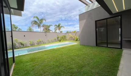 Casa em condomínio fechado com 3 quartos à venda no Nova Uberlândia, Uberlândia  por R$ 4.400.000