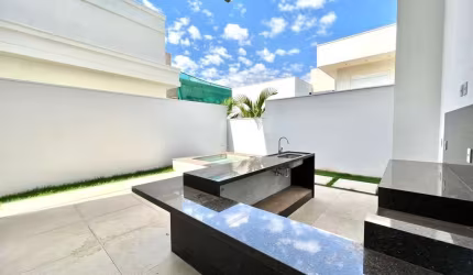 Casa em condomínio fechado com 3 quartos à venda no Nova Uberlândia, Uberlândia  por R$ 3.000.000