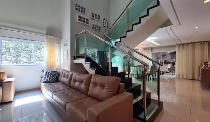 Casa em condomínio fechado com 4 quartos à venda no Jardim Karaíba, Uberlândia  por R$ 4.000.000