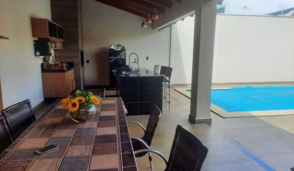 Casa em condomínio fechado com 3 quartos à venda no Jardim Inconfidência, Uberlândia  por R$ 1.852.200