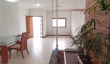 Casa com 3 quartos à venda no Osvaldo Rezende, Uberlândia  por R$ 790.000
