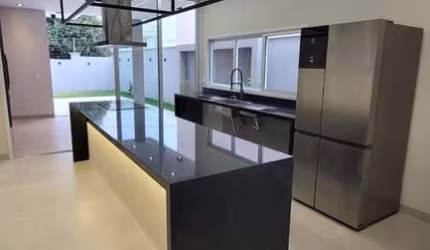 Casa em condomínio fechado com 3 quartos à venda no Shopping Park, Uberlândia  por R$ 1.490.000