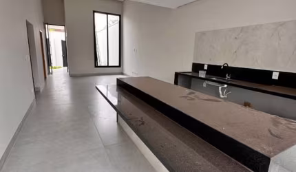 Casa com 3 quartos à venda no Jardim Botânico, Uberlândia  por R$ 950.000