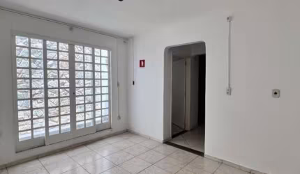 Casa comercial à venda no Cazeca, Uberlândia  por R$ 950.000