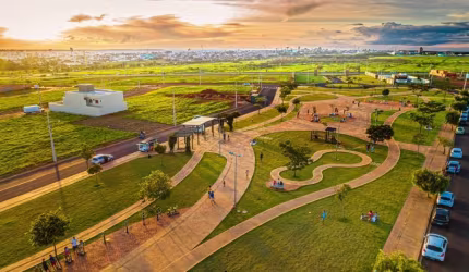 Terreno à venda no Grand Ville, Uberlândia  por R$ 350.000