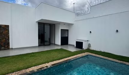 Casa com 3 quartos à venda na Cidade Jardim, Uberlândia  por R$ 1.580.000
