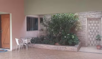 Casa com 3 quartos à venda no Osvaldo Rezende, Uberlândia  por R$ 510.000