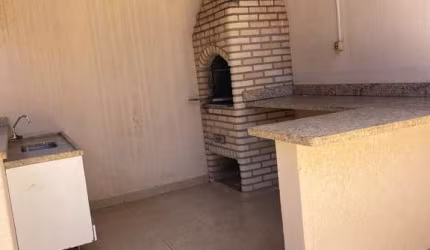 Casa com 3 quartos à venda no Alto Umuarama, Uberlândia  por R$ 560.000