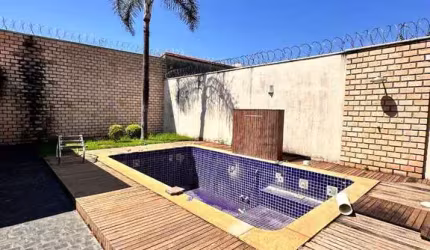 Casa com 4 quartos à venda no Tibery, Uberlândia  por R$ 1.100.000