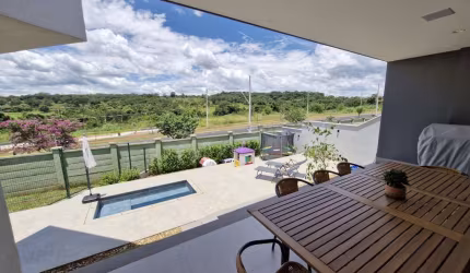 Casa em condomínio fechado com 3 quartos à venda no Granja Marileusa, Uberlândia  por R$ 1.990.000