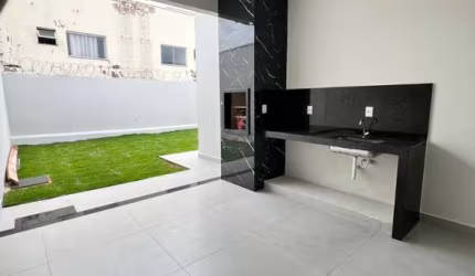 Casa com 3 quartos à venda no Jardim Holanda, Uberlândia  por R$ 630.000