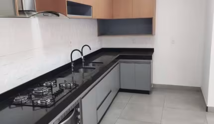 Casa em condomínio fechado com 2 quartos à venda no Pacaembu, Uberlândia  por R$ 360.000