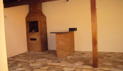 Casa com 3 quartos à venda no Jardim América II, Uberlândia  por R$ 650.000