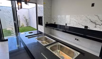 Casa com 3 quartos à venda no Jardim Botânico, Uberlândia  por R$ 1.050.000