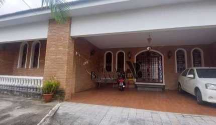 Casa com 4 dormitórios à venda, 350 m² por R$ 890.000,00 - Jardim Califórnia - Jacareí/SP