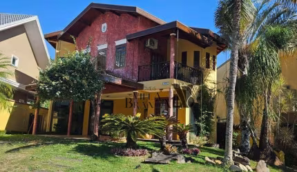 Sobrado, 274 m² - venda por R$ 1.980.000,00 ou aluguel por R$ 9.644,00/mês - Villa Branca - Jacareí/SP